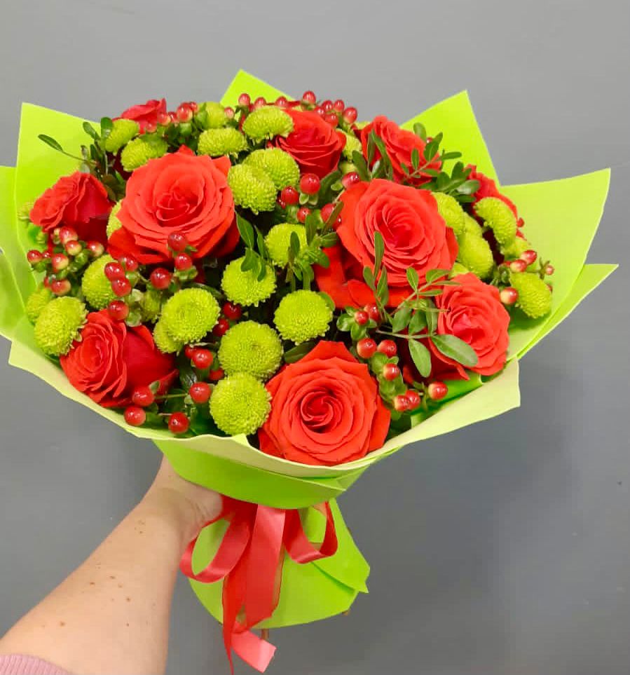 Букет цветов из: Хризантемы и Розы в Александровке Воронежской области