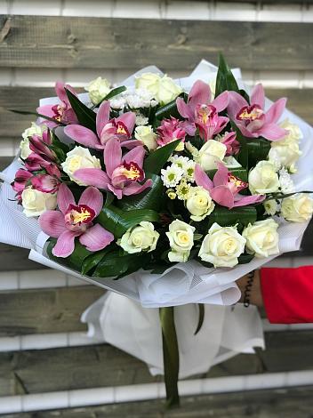 Букет цветов из: Розы и Хризантемы в Александровке Воронежской области