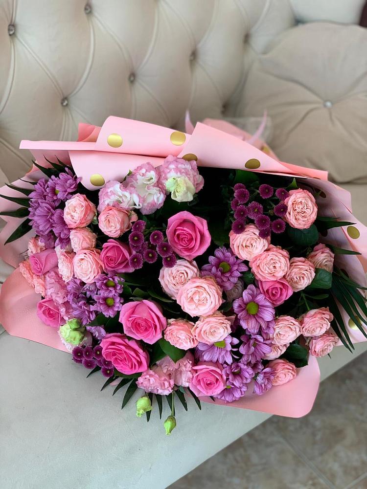 Букет цветов из: Хризантемы, Розы и Лизиантусы в Александровке Воронежской области