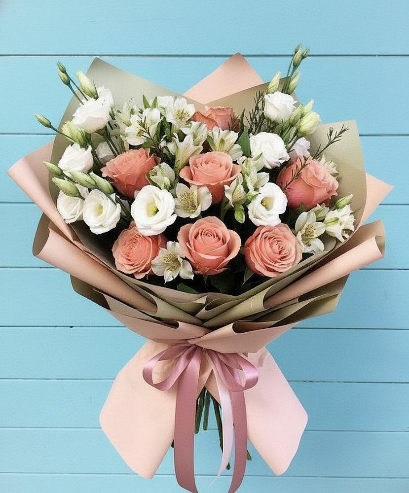 Букет цветов из: Розы, Альстромерии и Лизиантусы в Александровке Воронежской области