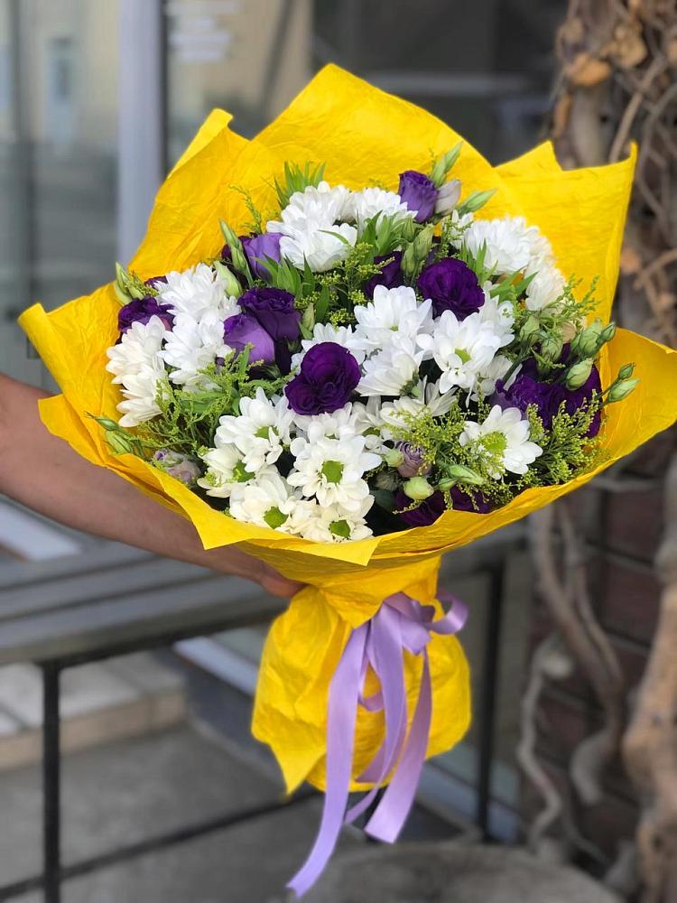 Букет цветов из: Ирисы, Хризантемы и Ромашки в Александровке Воронежской области