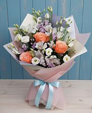 Букет цветов из:  Лизиантусы, Розы, Альстромерии и Гипсофила в Александровке Воронежской области