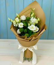 Букет цветов из:  Хризантемы и Лизиантусы в Александровке Воронежской области