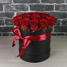 Цветочная композиция из Розы в шляпной коробке #REPLACE_PRED# Александровке Воронежской области