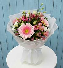 Букет цветов из:  Герберы, Альстромерии и Лизиантусы #REPLACE_PRED# Александровке Воронежской области