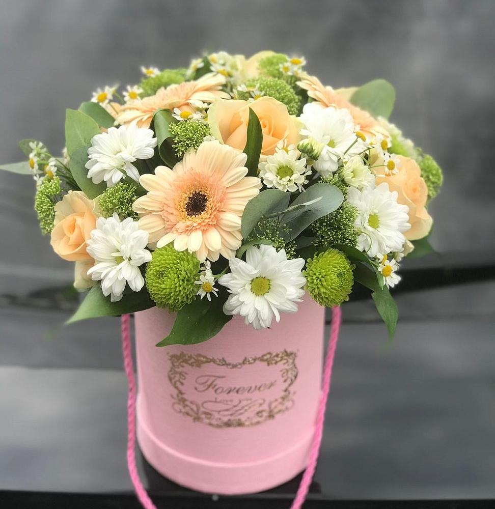 Цветочная композиция из Розы, Герберы и Хризантемы в шляпной коробке в Александровке Воронежской области