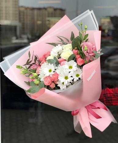 Букет цветов из: Розы, Лизиантусы и Хризантемы в Александровке Воронежской области