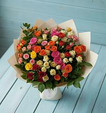 Букет Микс из разноцветных кустовых роз в Александровке Воронежской области