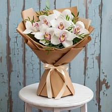 Букет цветов из:  Орхидеи и Розы в Александровке Воронежской области