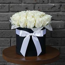 Цветочная композиция из Розы в шляпной коробке #REPLACE_PRED# Александровке Воронежской области