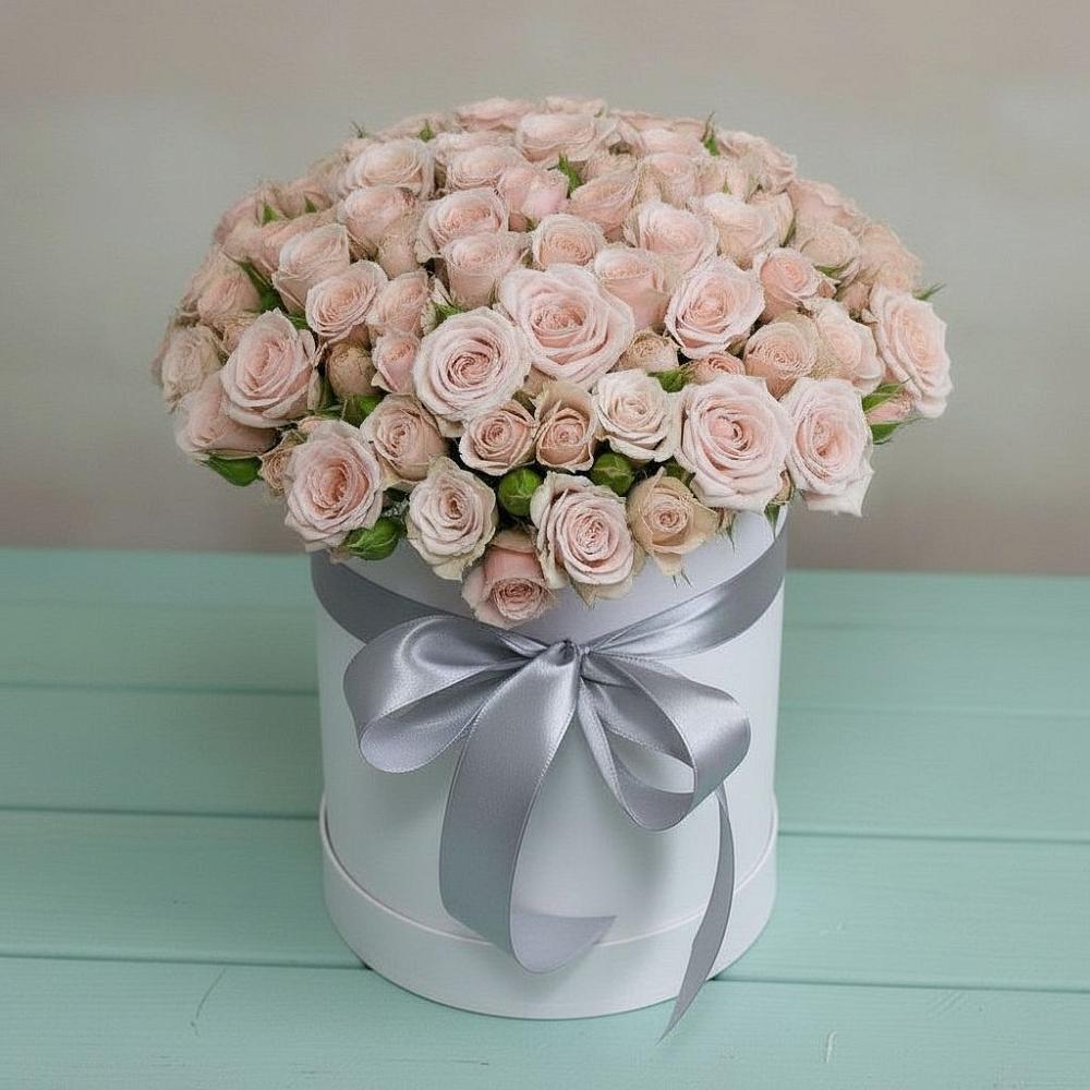 Цветочная композиция из Розы в шляпной коробке в Александровке Воронежской области